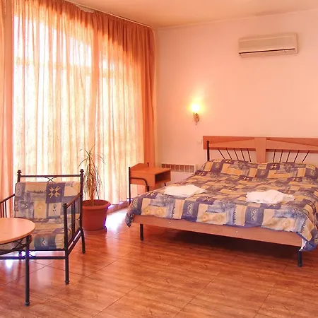 Hotel Family 2*
